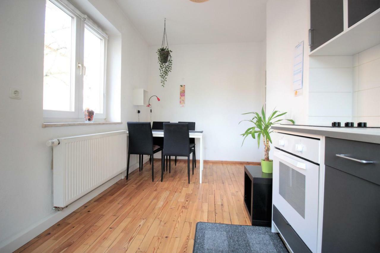 Charming 3-Bedroom Apartment With Parking Lot Вюрцбург Екстериор снимка