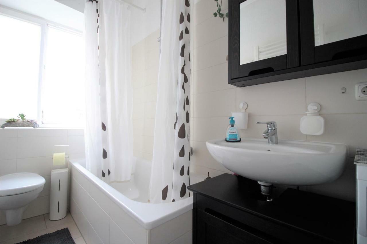 Charming 3-Bedroom Apartment With Parking Lot Вюрцбург Екстериор снимка
